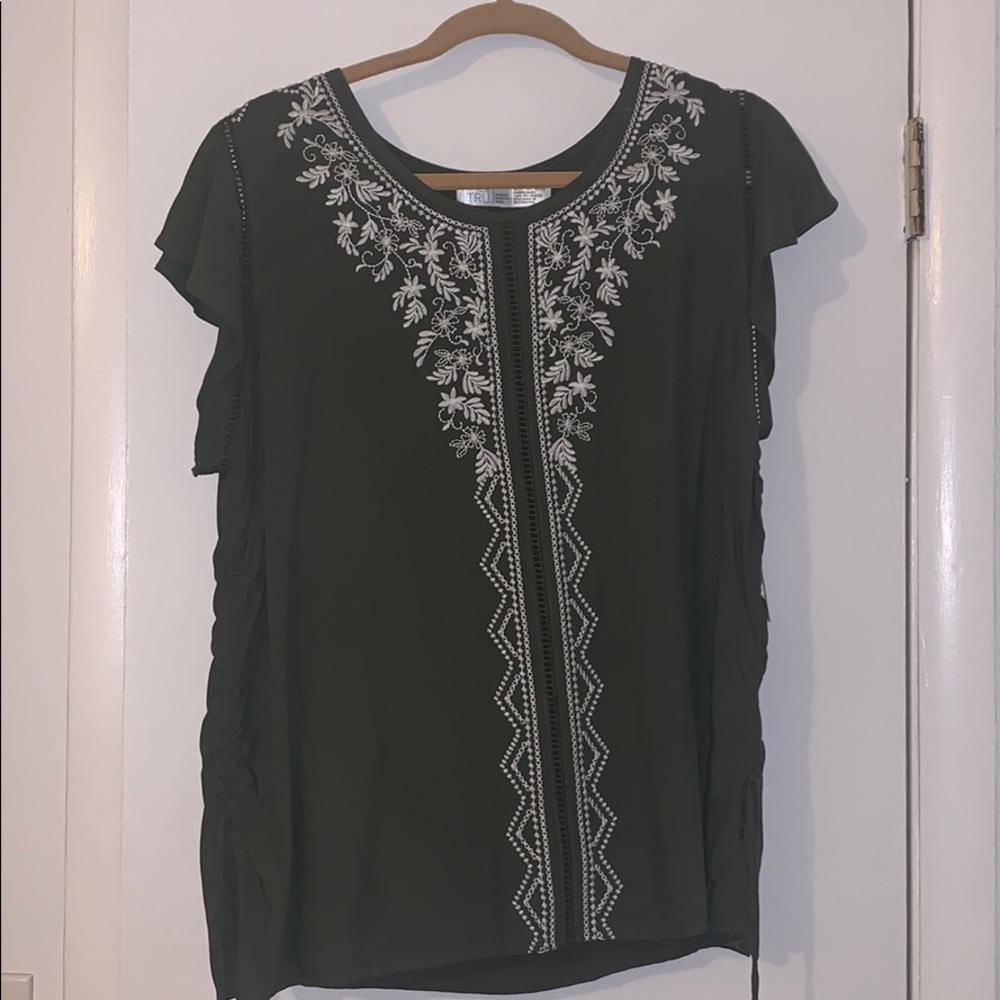NWT Time and Tru Olive Green Flutter Sleeve Top